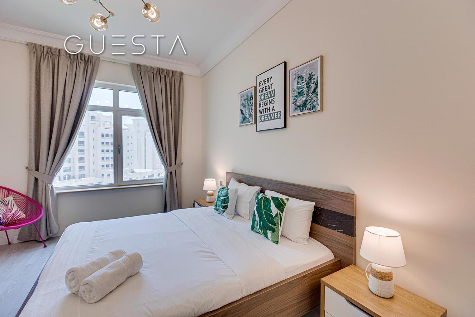 Shoreline The Palm, Free Beach & Pool Access Dubai Bilik gambar